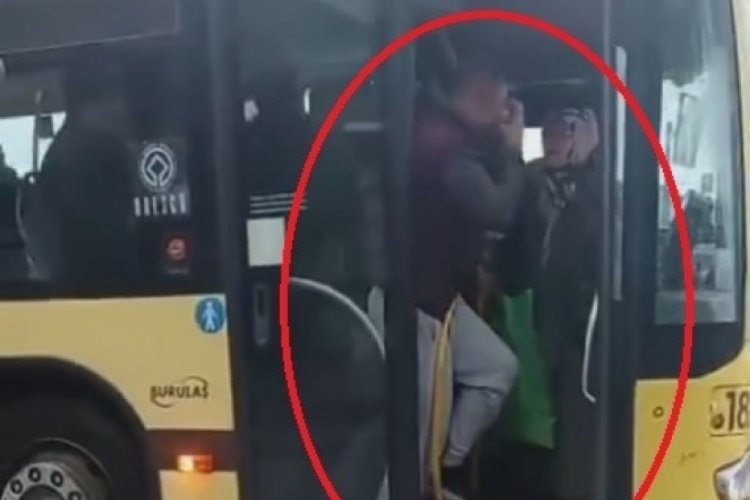 Bursa'da yolcu dolu otobüste birbirlerine girdiler!