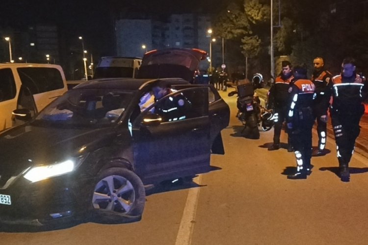 Bursa'da durdurulan ara&ccedil;taki maddenin kriminal raporuyla uyuşturucu olmadığı anlaşıldı