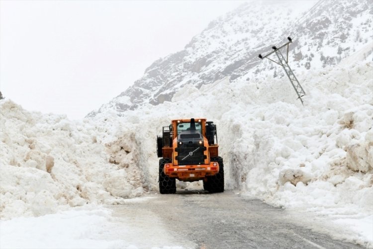 Van-&Ccedil;atak kara yolu a&ccedil;ıldı