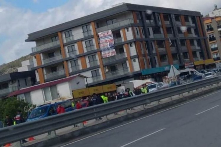 Mersin'de bir kişi aracında bı&ccedil;aklanarak &ouml;ld&uuml;r&uuml;lm&uuml;ş halde bulundu