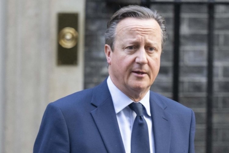İngiltere Dışişleri Bakanı Cameron İsrail'i yardım geçişini engellemekle suçladı
