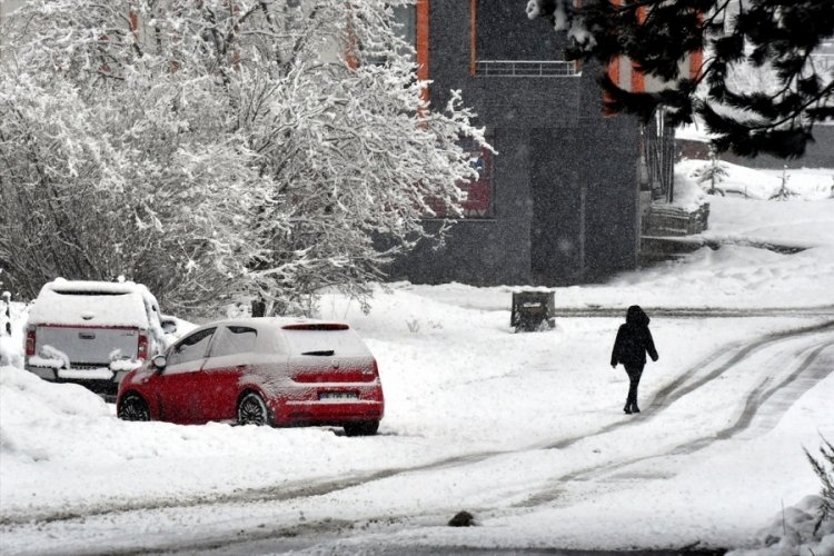Erzurum ve Kars beyaza b&uuml;r&uuml;nd&uuml;
