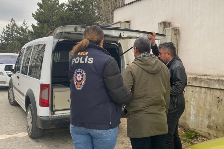 Kastamonu'da polisten 1 yıl boyunca kadın kılığına girerek ka&ccedil;mış