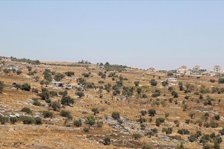 İsrail, Batı Şeria'da Filistin'e ait 8 bin dönüm araziye el koydu