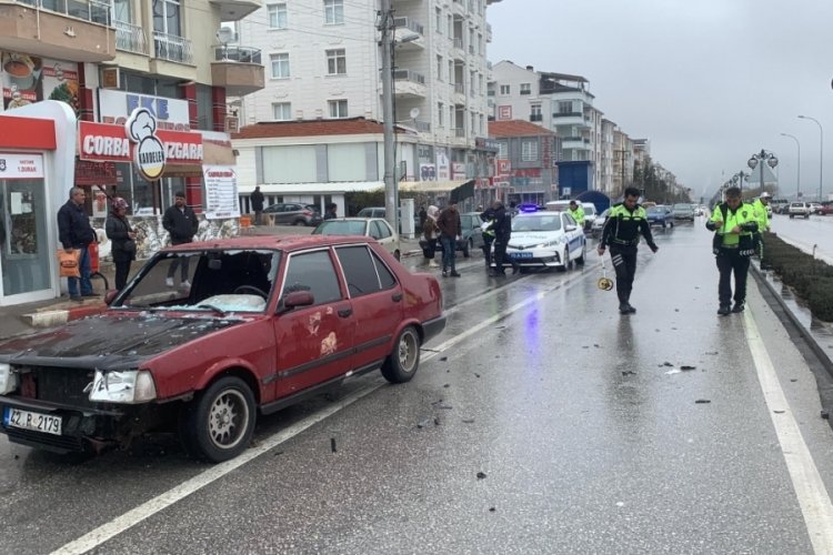 Karaman'da otomobilin &ccedil;arptığı yaşlı &ccedil;ift yaralandı