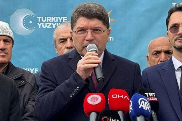 Bakan Tun&ccedil;'tan &Ouml;zg&uuml;r &Ouml;zel'in 'darbe' s&ouml;zlerine tepki