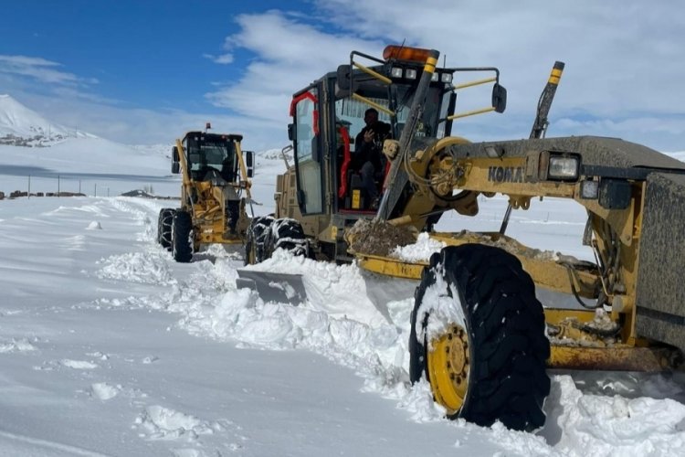 Van'da 129 yerleşim yerinin yolu ulaşıma kapandı