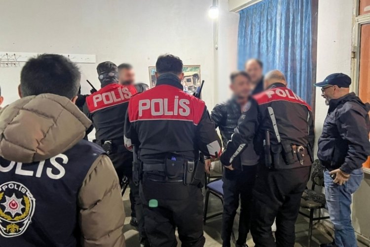 &Ccedil;orum polisinin su&ccedil;lularla m&uuml;cadelesi s&uuml;r&uuml;yor