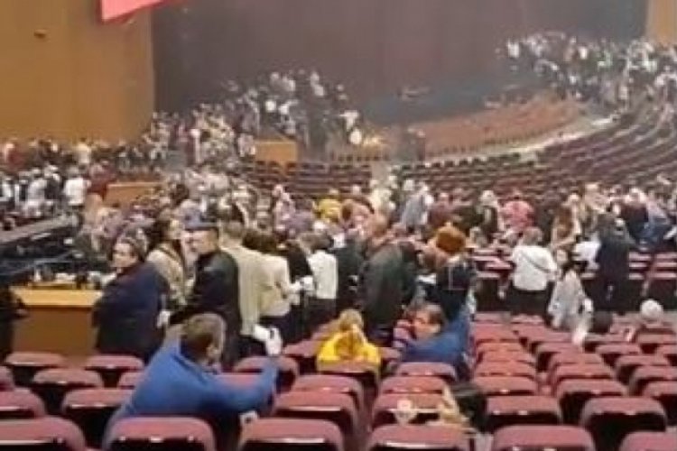 Moskova'da konser salonunda saldırı