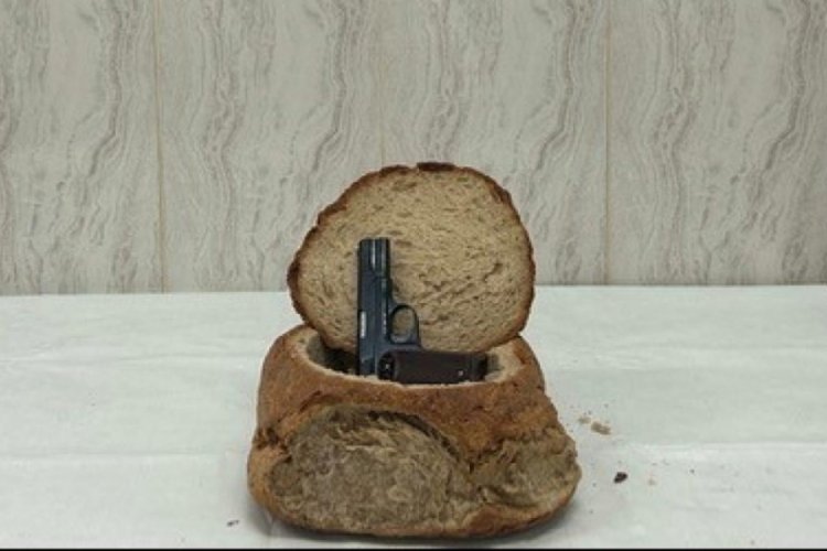 Ekmeğin içinden silah çıktı
