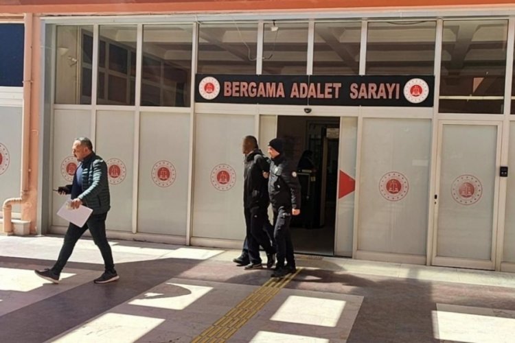 İzmir'de ara&ccedil; kundaklayan şahıs tutuklandı