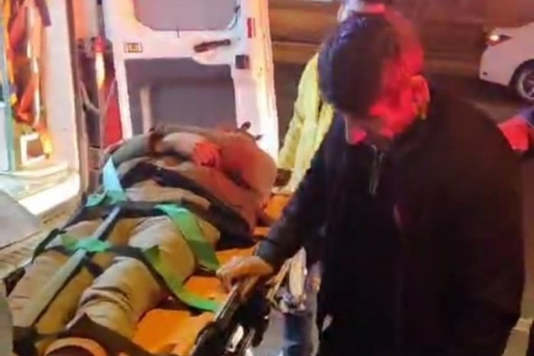 Malatya'da ağır hasarlı binanın 1'inci katından d&uuml;şen şahıs yaralandı