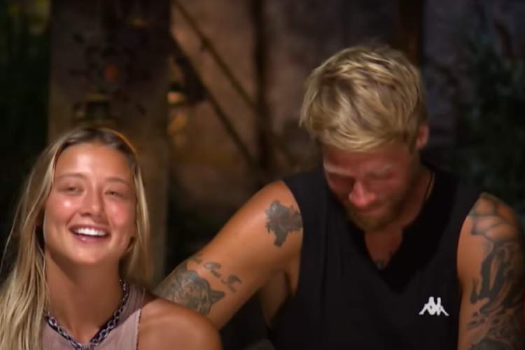 Survivor'da Yunus Emre ve Aleyna'nın konseydeki samimi halleri dikkat &ccedil;ekti