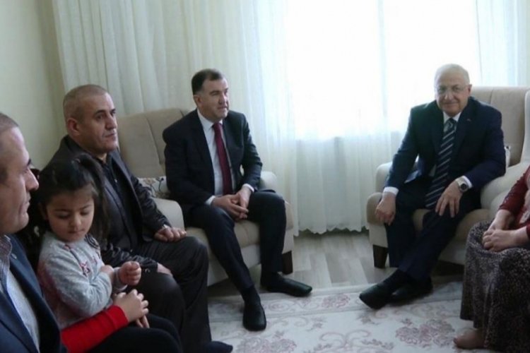 Milli Savunma Bakanı Güler, şehit ailesine ziyarette bulundu