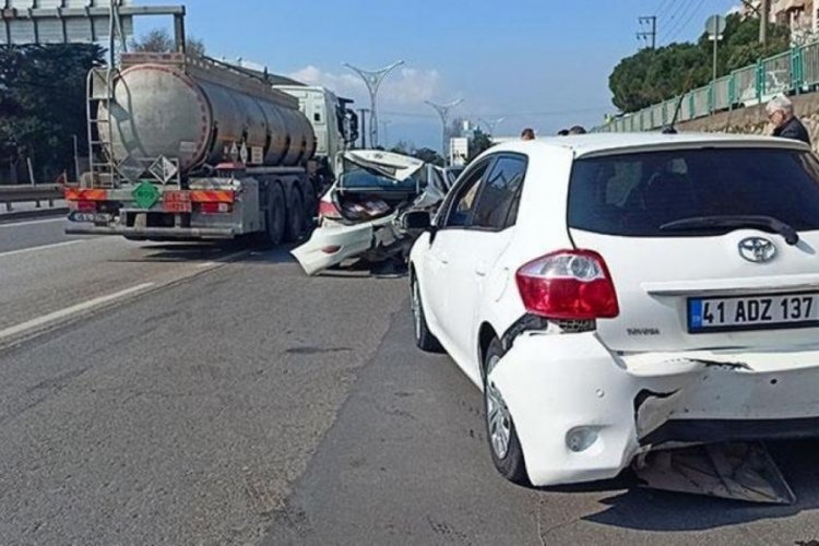 Kocaeli'de zincirleme kaza! Yaralılar var