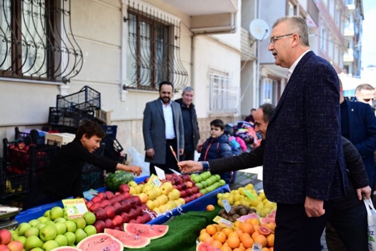Bursa Karacabey Belediye Başkanı Ali Özkan esnafı ziyaret etti