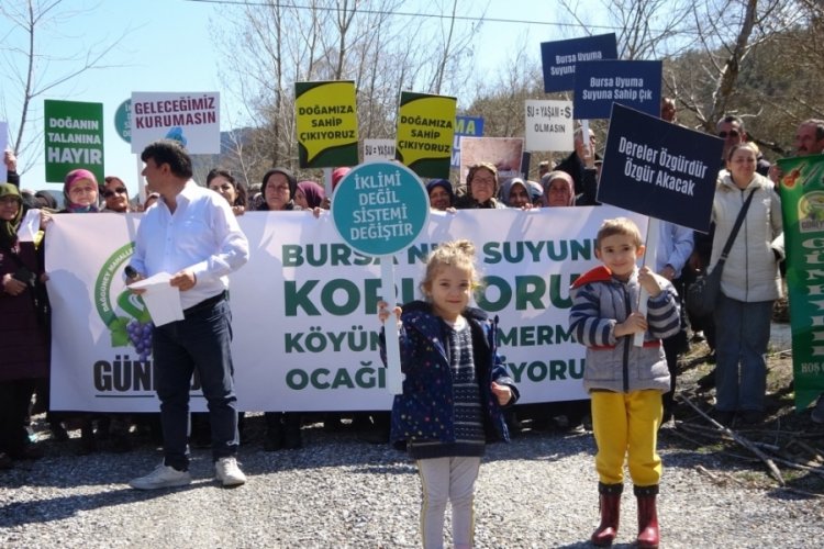 Bursa'da köylüler Kocasu Deresi'ni tehdit eden mermer ocağı için eylem yaptılar