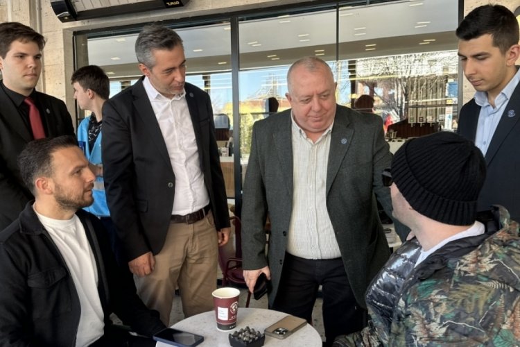 Ruşen Sever, G&ouml;r&uuml;kle'de gen&ccedil;lerle buluştu