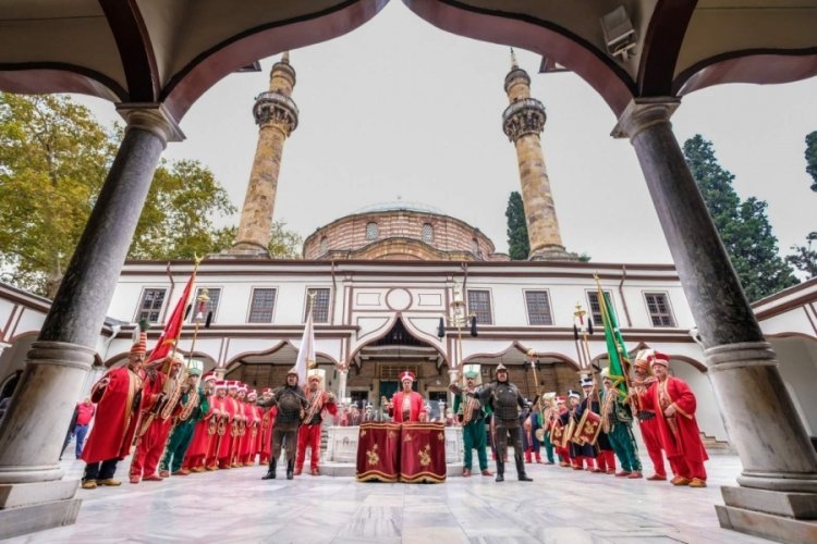 Bursa Mehter Takımı genel kurulunda Mesut &Ouml;zkeser g&uuml;ven tazeledi
