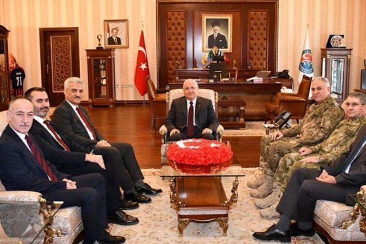 Bakan G&uuml;ler Kırıkkale'de temaslarda bulundu