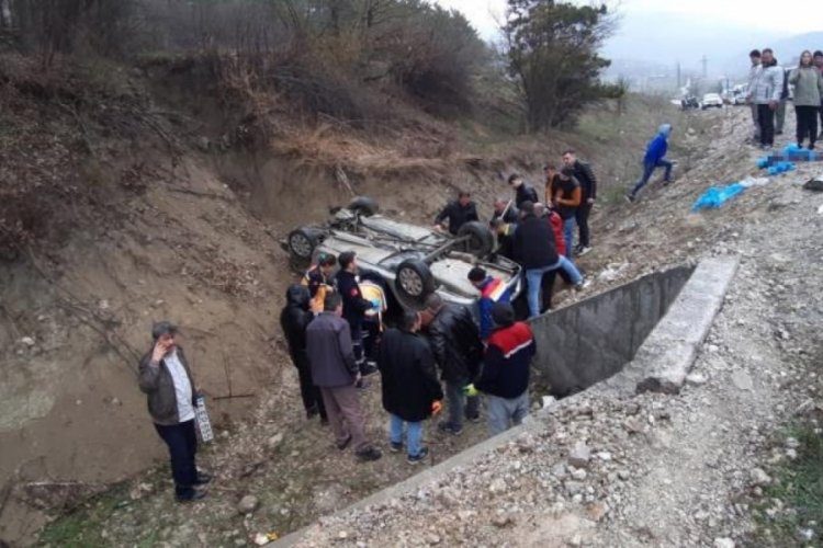 Bolu'da otomobil şarampole uçtu! 3 yaralı