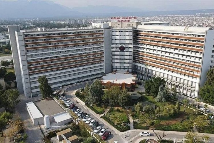 Akdeniz &Uuml;niversitesi'nde mobbing iddiaları: 100'den fazla hemşire istifa etti