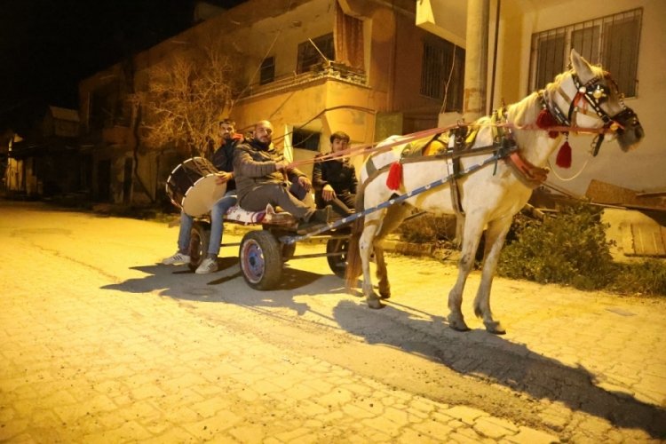 Hatay'ın at arabalı kovboy davulcusu