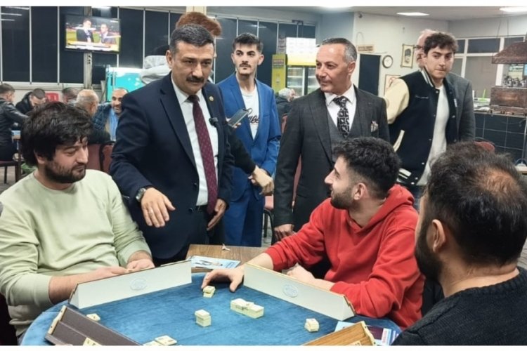 İYİ Parti Bursa BBB Adayı Sel&ccedil;uk T&uuml;rkoğlu Panayır Mahallesi'ni ziyaret etti