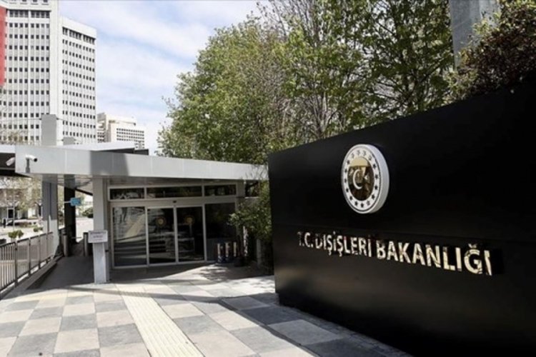 Almanya'da PKK provokasyonu! Başkonsolosluğa saldırı sonrası Alman B&uuml;y&uuml;kel&ccedil;i ile g&ouml;r&uuml;ş&uuml;ld&uuml;