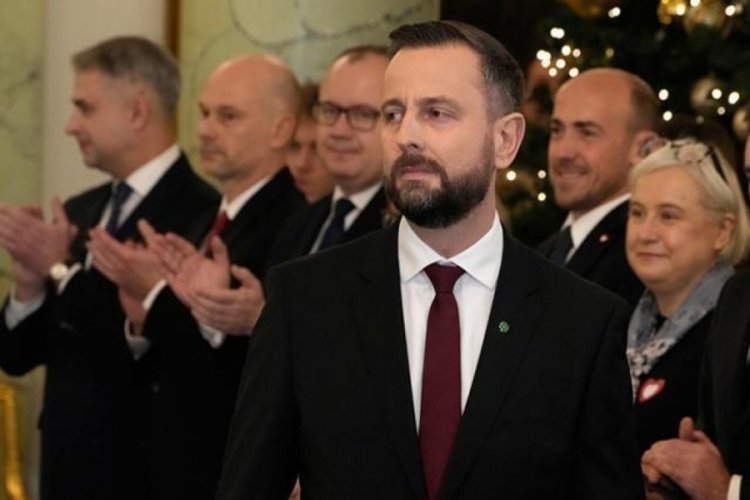 Polonya'da t&uuml;m askeri tatbikatlar askıya alındı!