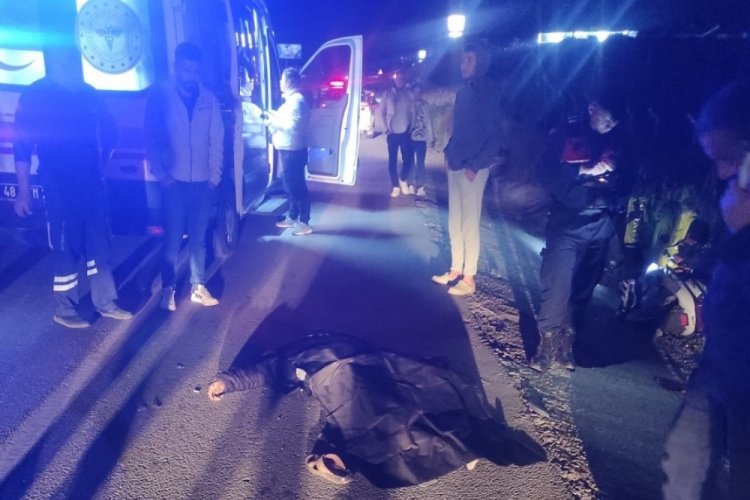 Muğla'da feci kaza! 16 yaşındaki s&uuml;r&uuml;c&uuml; yayaya &ccedil;arptı