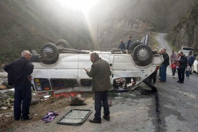 Giresun'da minibüs devrildi: 4 yaralı