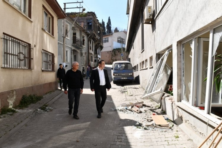 Bursa'da yaşanan patlamanın ardından Mustafakemalpaşa Belediyesi olay yerinde inceleme yaptı