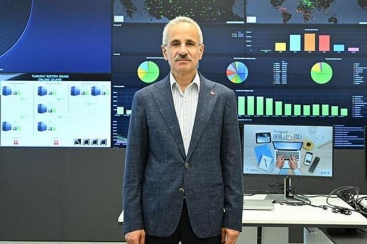 Bakan Uraloğlu a&ccedil;ıkladı: Haberleşmede rekor b&uuml;y&uuml;me!