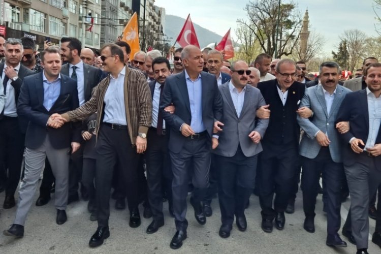 Bursa'da Cumhur İttifakı'ndan 'Sevgi Y&uuml;r&uuml;y&uuml;ş&uuml;'