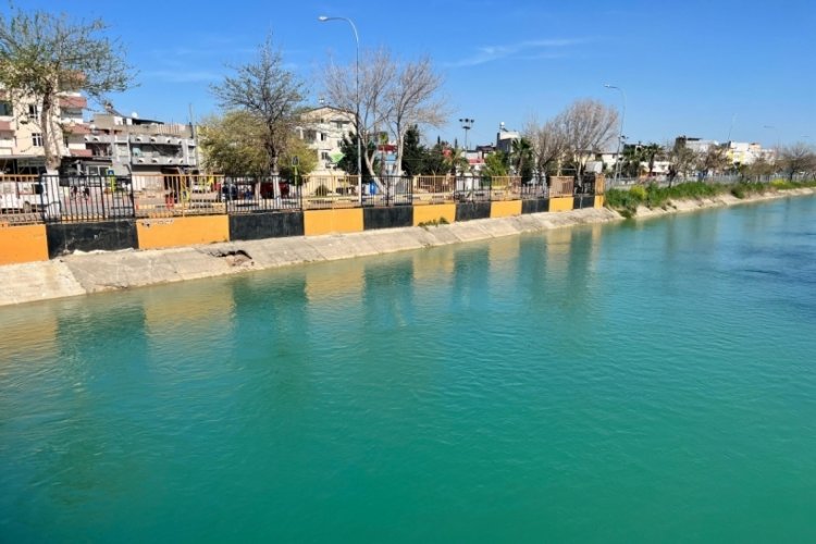 Adana'da sulama kanalına giren 2 &ccedil;ocuk akıntıya kapıldı