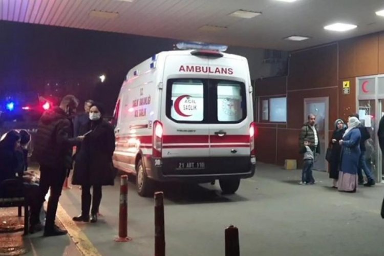 Diyarbakır'da tarla kavgası kanlı bitti! 1 kişi &ouml;ld&uuml;, 3 kişi yaralandı