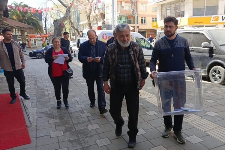 Orhangazi yeni başkan ve muhtarlarının belirlenmesi i&ccedil;in sandık başında&nbsp;