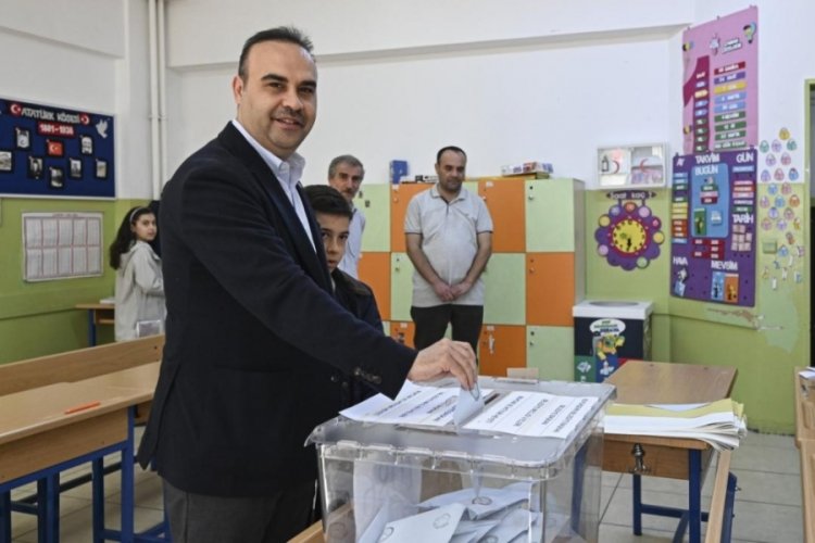 Sanayi ve Teknoloji Bakanı Kacır, oyunu İstanbul'da kullandı