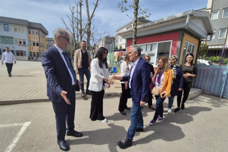 AK Parti Nil&uuml;fer BB Adayı &Ccedil;olak'tan okul ziyareti