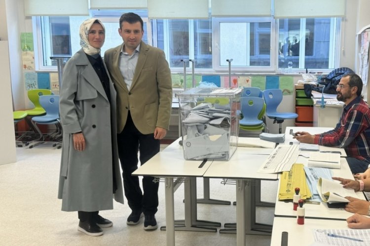 Sel&ccedil;uk ve S&uuml;meyye Bayraktar &ccedil;ifti oyunu kullandı