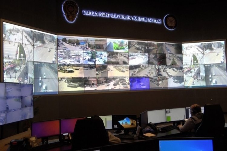 Bursa Emniyeti se&ccedil;im g&uuml;n&uuml; kuş u&ccedil;urtmuyor