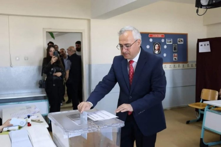 CHP Kestel BB Adayı Akan Ayaz oyunu kullandı