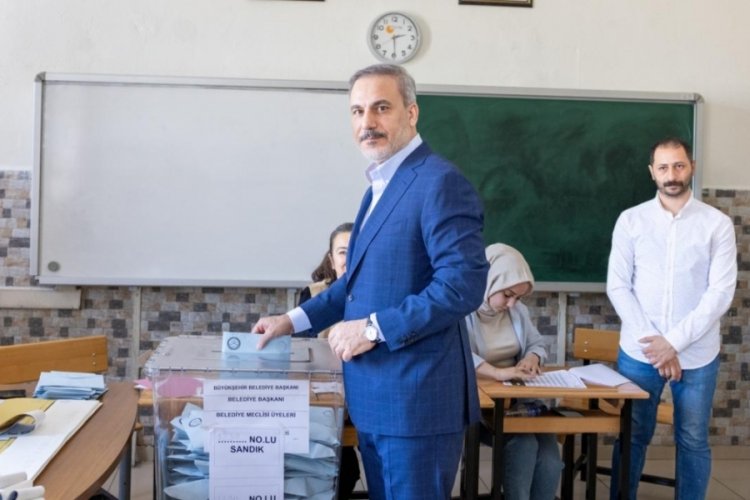 Dışişleri Bakanı Fidan, oyunu Ankara'da kullandı
