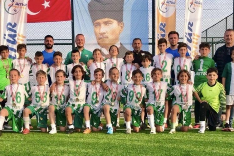 K&uuml;&ccedil;&uuml;k Timsahlar şampiyon