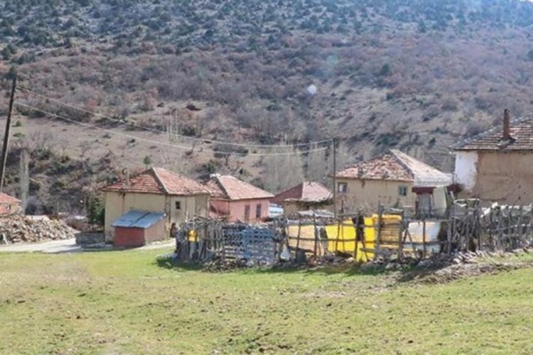 Afyonkarahisar'da 18 se&ccedil;menli k&ouml;y&uuml;ne 7'nci kez muhtar oldu