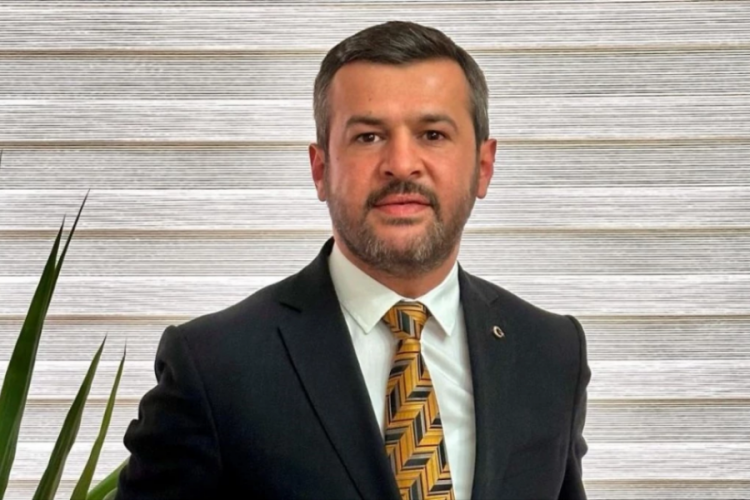 Karab&uuml;k belediye başkanı T&uuml;rkiye'nin en gen&ccedil; başkanı oldu