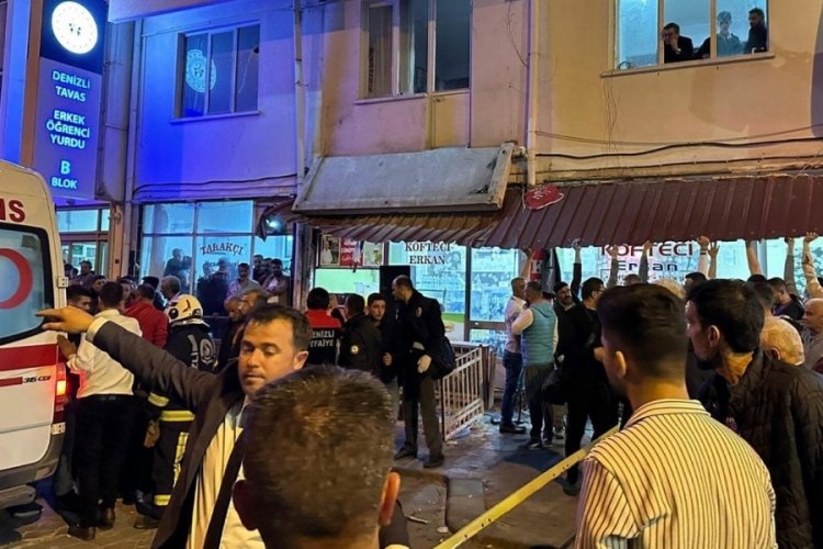 Se&ccedil;im kutlamasında balkon &ccedil;&ouml;kt&uuml;: 4 yaralı