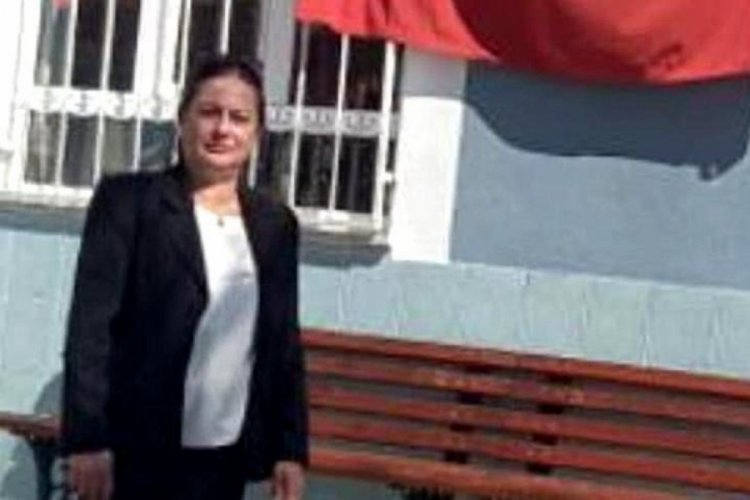 Balıkesir'de sandık başında kalp krizi ge&ccedil;iren Bilge &ouml;ğretmen hayatını kaybetti