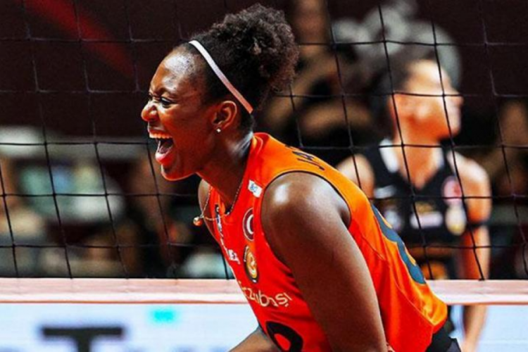 Eczacıbaşı, VakıfBank'ı 3-1 mağlup etti